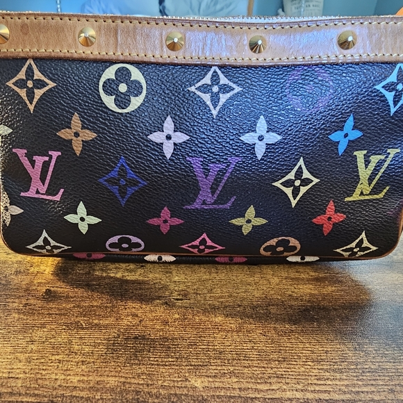 Louis Vuitton Murakami Mulitcolor Black Pochette. Great Condition! - Picture 4 of 9
